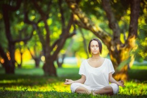 欧冠新赛季：皇家社会历史性小组头名出线 巴斯克媒体高呼“属于我们的童话”