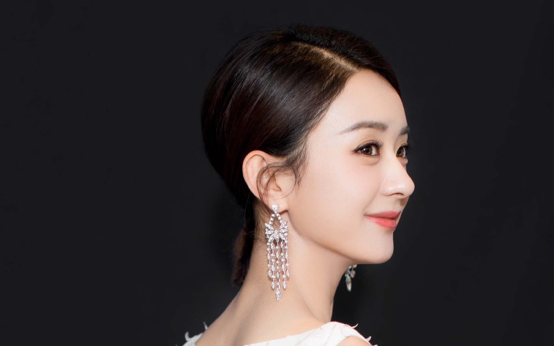 英超激烈角逐,豪门之间拼抢不断